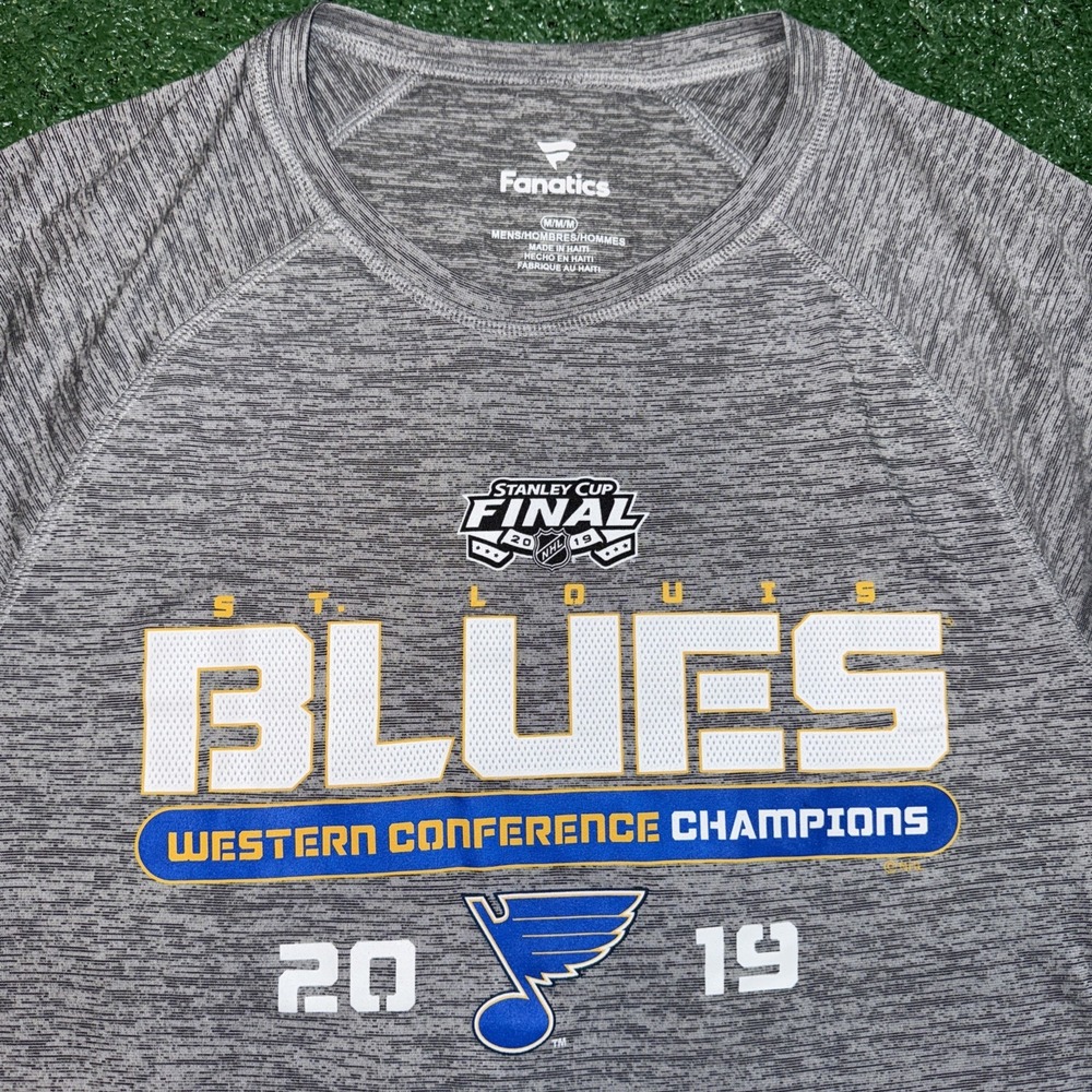 St. Louis Blues | Men's Medium 2019 Stanley‎ Cup Champions Dry Fit Shirt - Picture 2 of 5